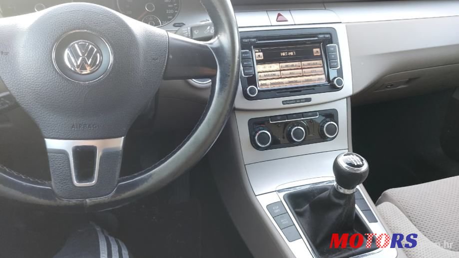 2010' Volkswagen Passat 2,0 Tdi photo #5