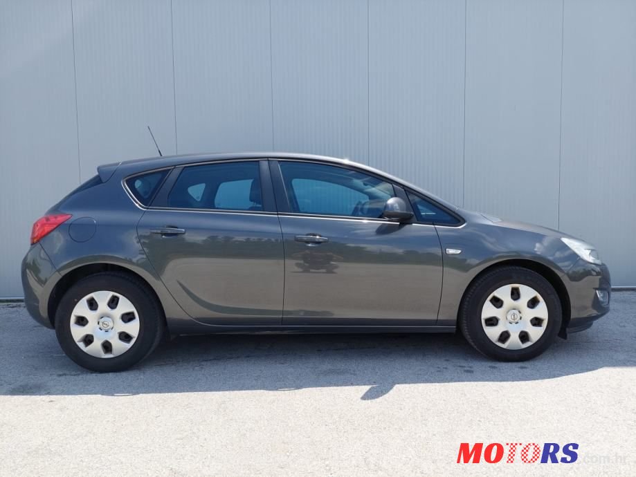 2011' Opel Astra 1,7 Cdti photo #4