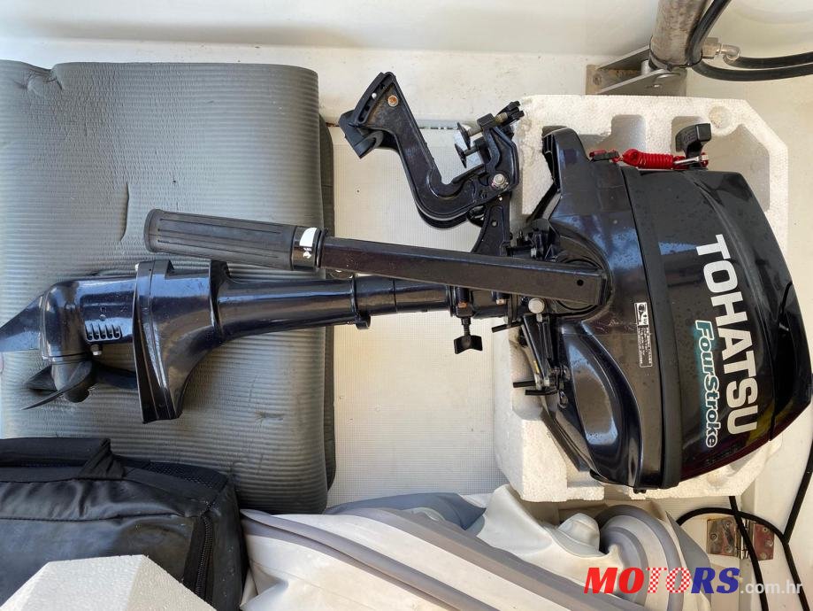 2019' Suzuki FLYER 8 SUNDECK photo #1