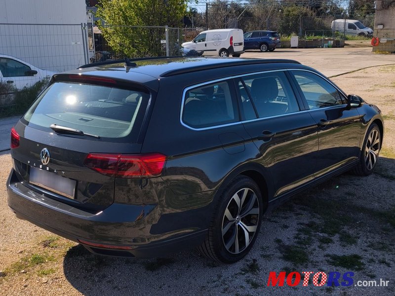 2020' Volkswagen Passat Variant photo #3