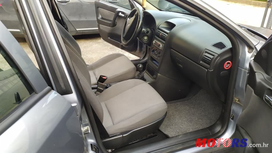 2006' Opel Astra 1,4 photo #2