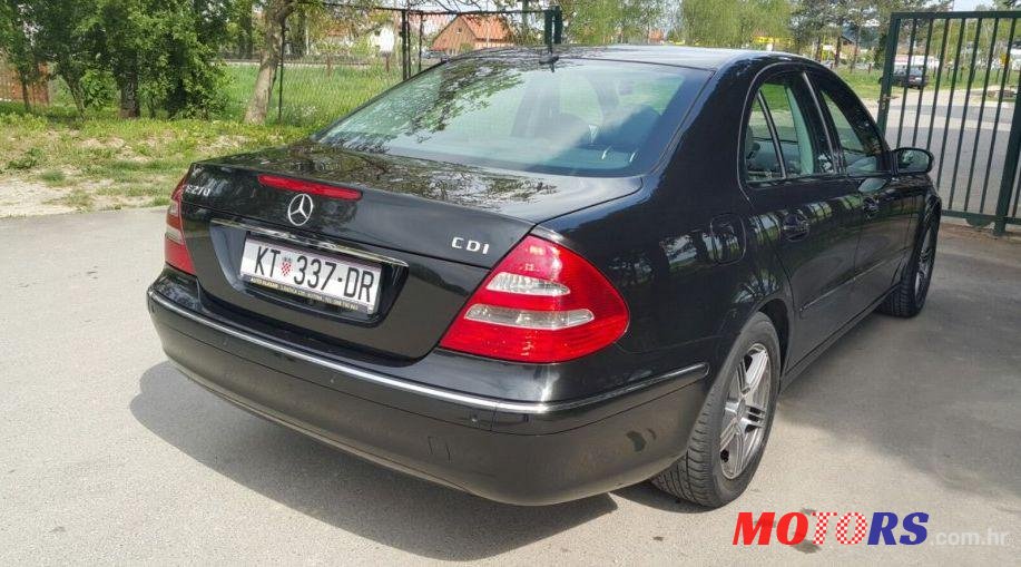 2003' Mercedes-Benz E-Class 270 Cdi photo #1