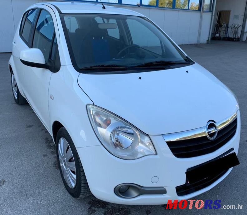 2009' Opel Agila 1,0 photo #2