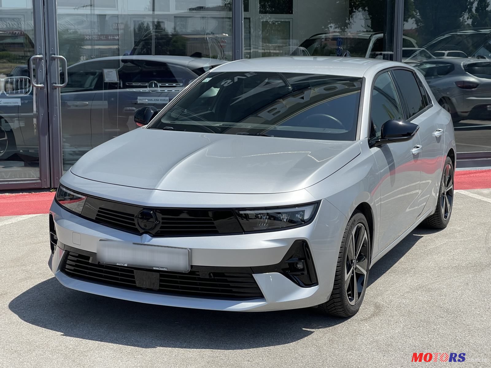 2024' Opel Astra 1,2 Turbo photo #1