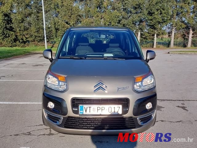 2010' Citroen C3 Picasso photo #2