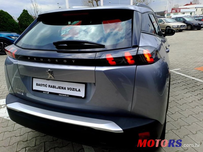 2020' Peugeot 2008 photo #5