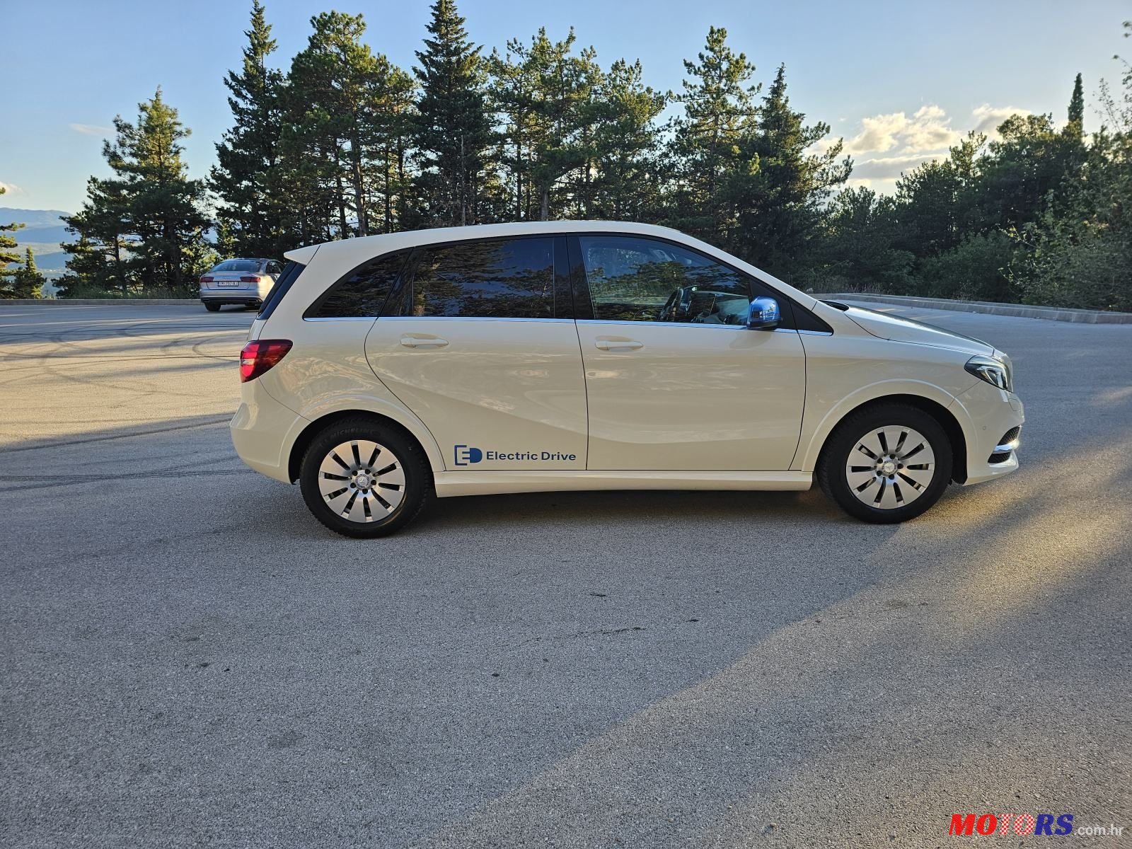 2015' Mercedes-Benz B-Klasa B250E Electric Drive photo #6