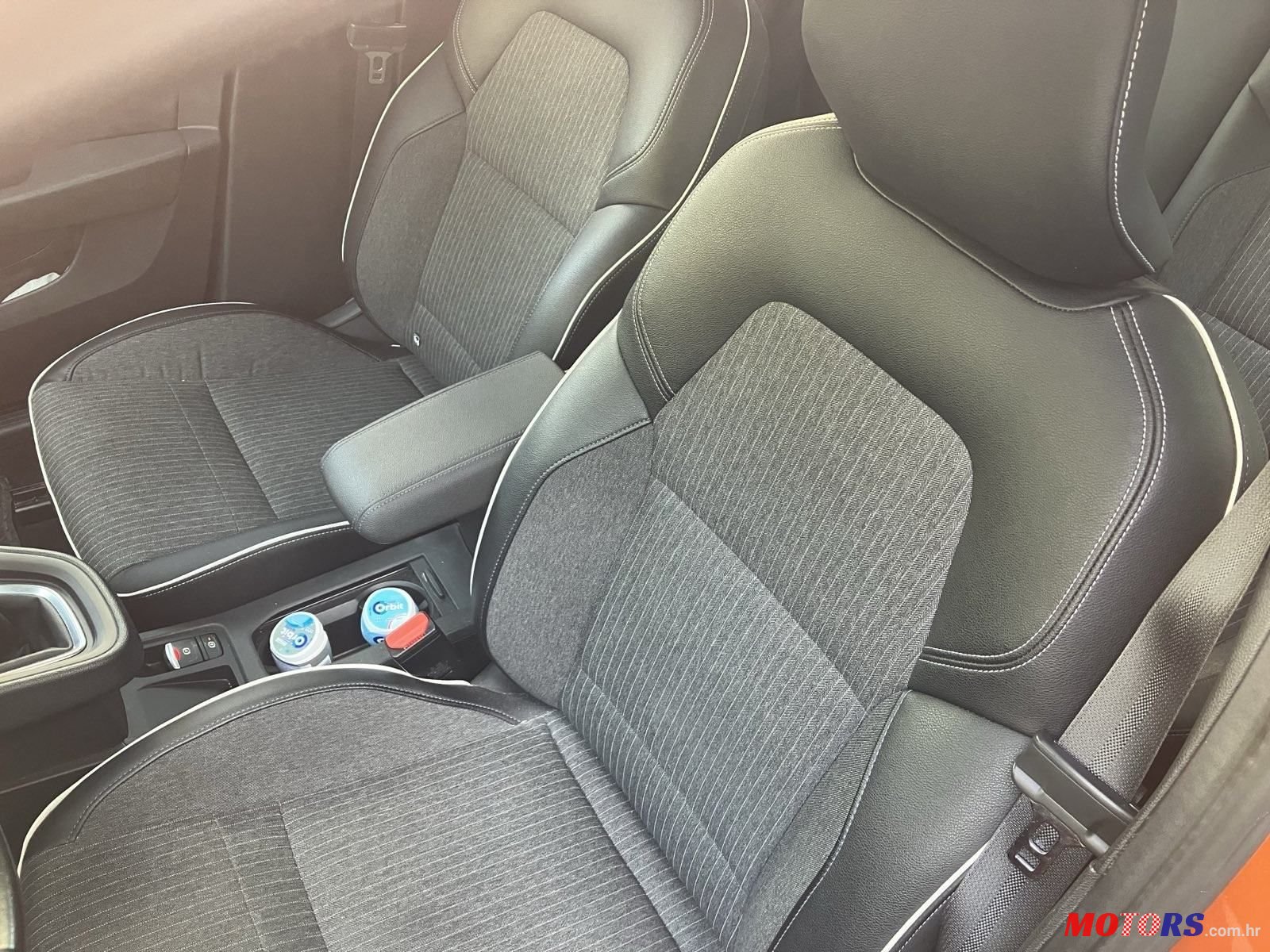 2020' Renault Clio Tce photo #5