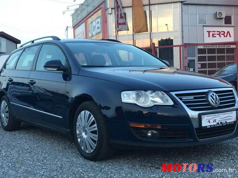 2008' Volkswagen Passat Variant photo #2