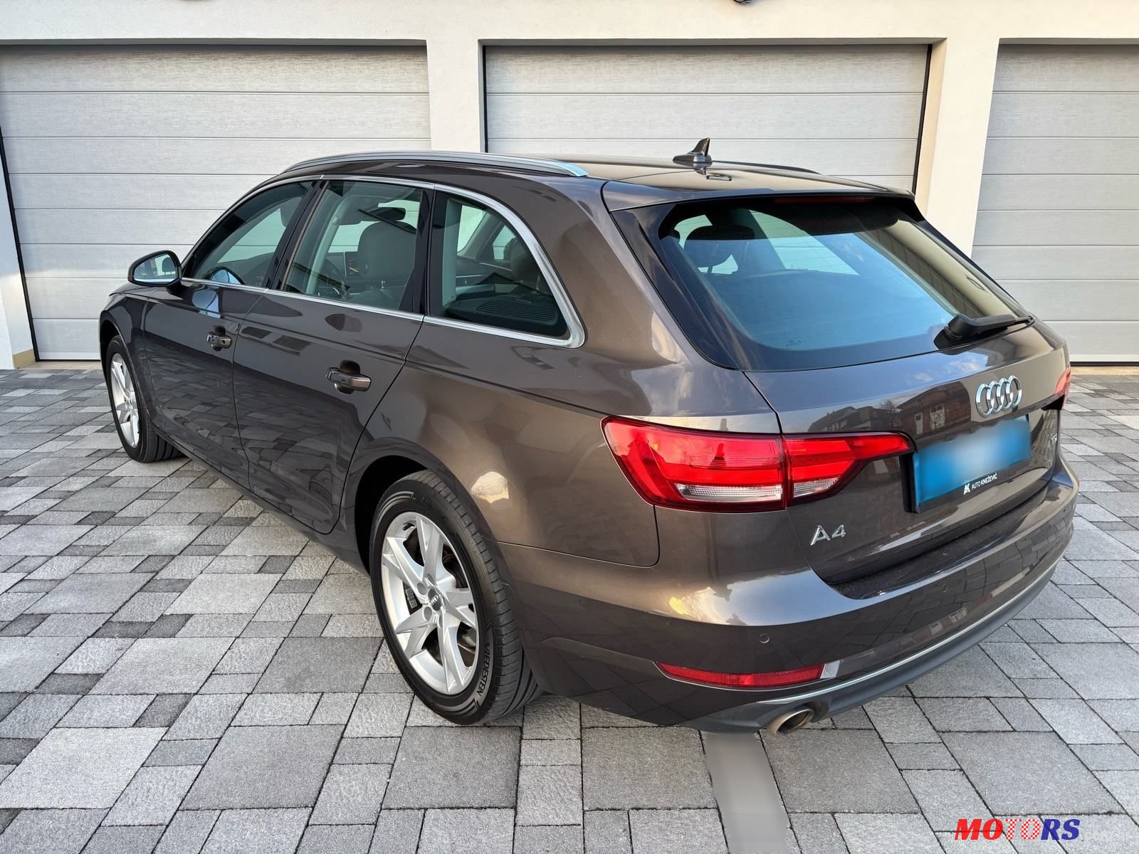 2016' Audi A4 Avant photo #5