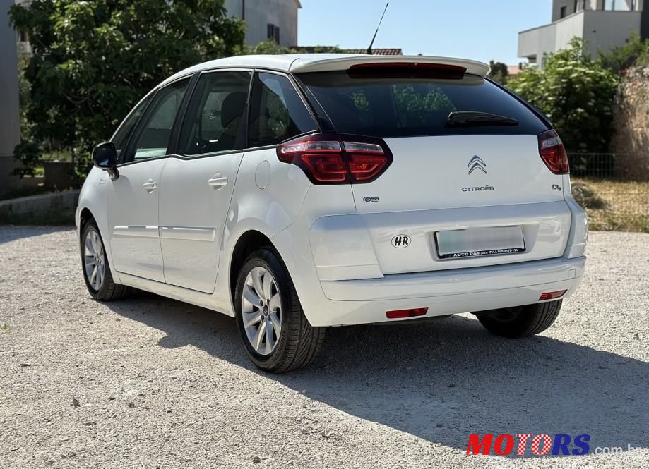 2012' Citroen C4 Picasso photo #5