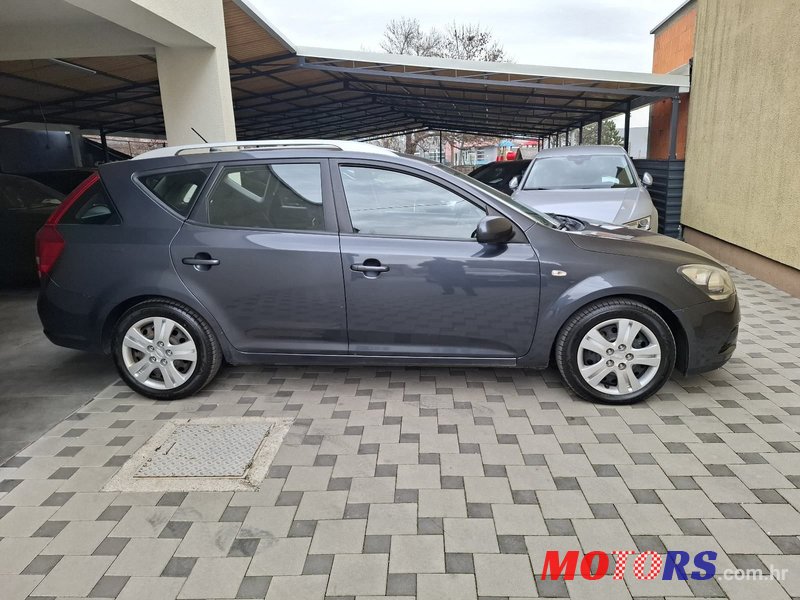 2011' Kia Ceed Sportswagon photo #5