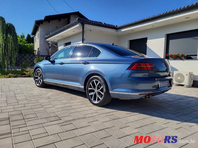 2016' Volkswagen Passat photo #5