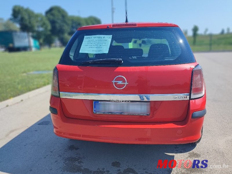 2006' Opel Astra Karavan photo #6