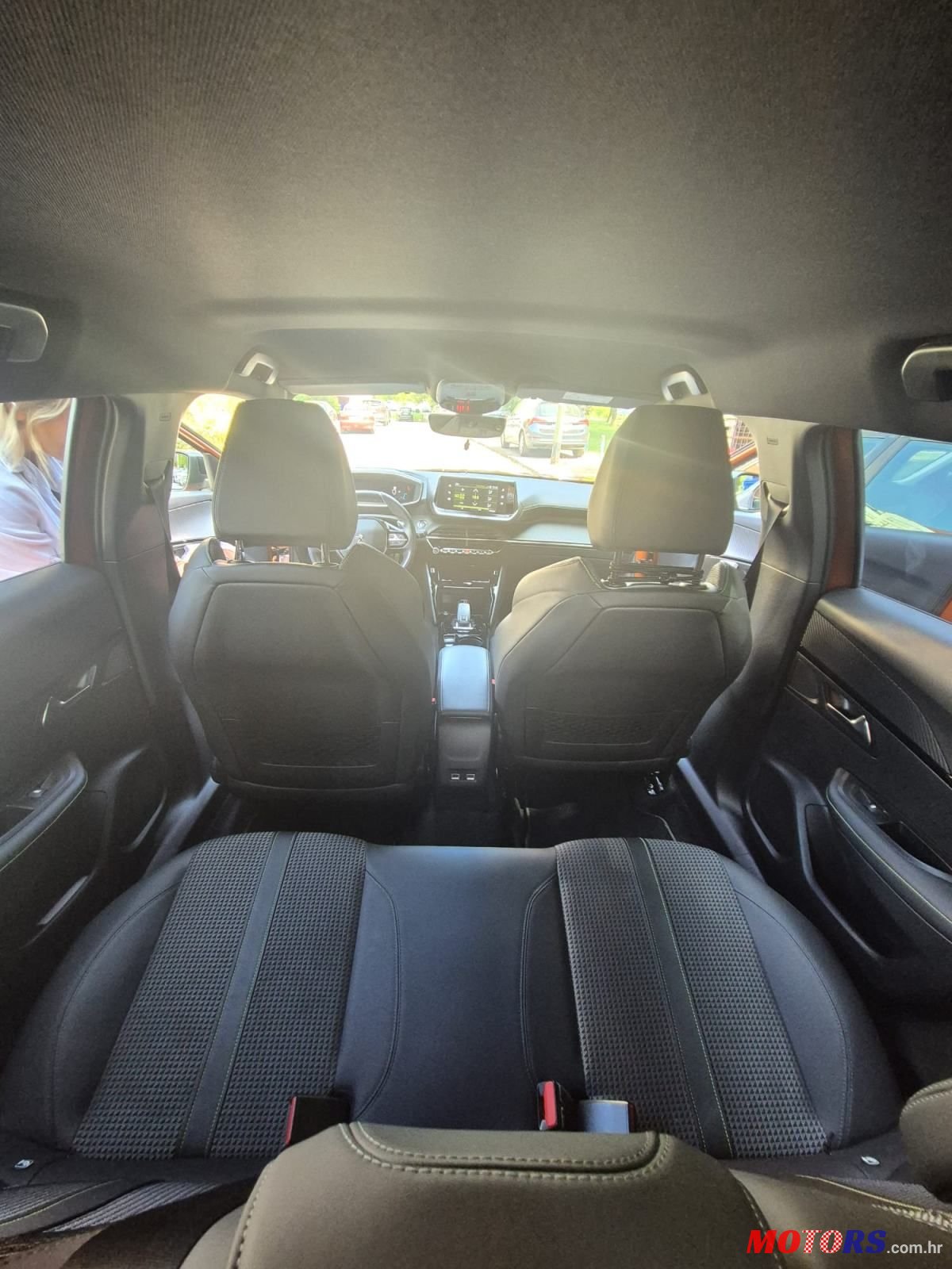 2020' Peugeot 2008 1,5 Bluehdi photo #6