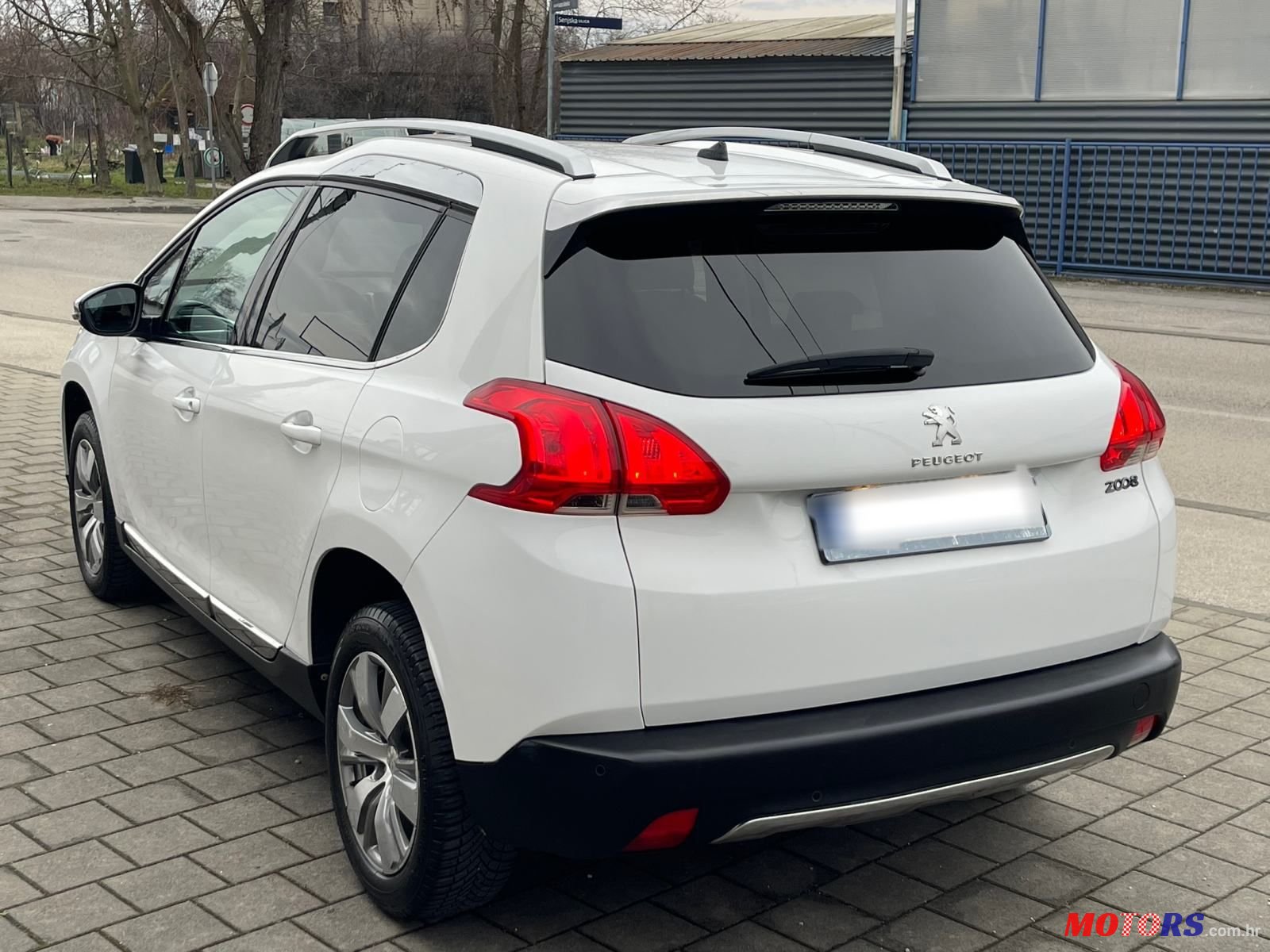 2015' Peugeot 2008 1,2 photo #6