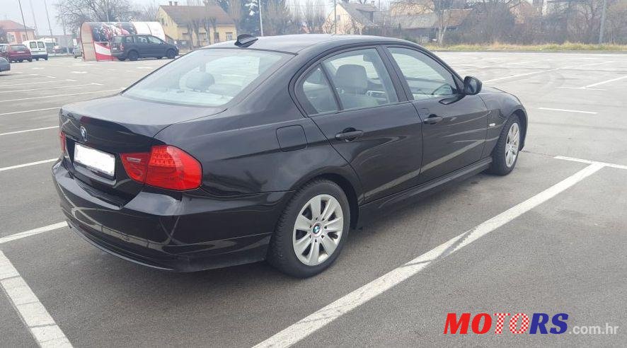 2010' BMW Serija 3 318D photo #2