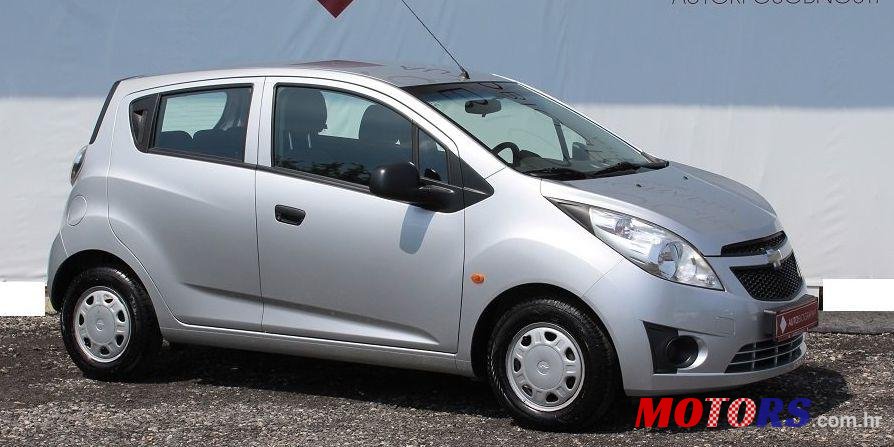 2011' Chevrolet Spark Spark 1,0 16V photo #1