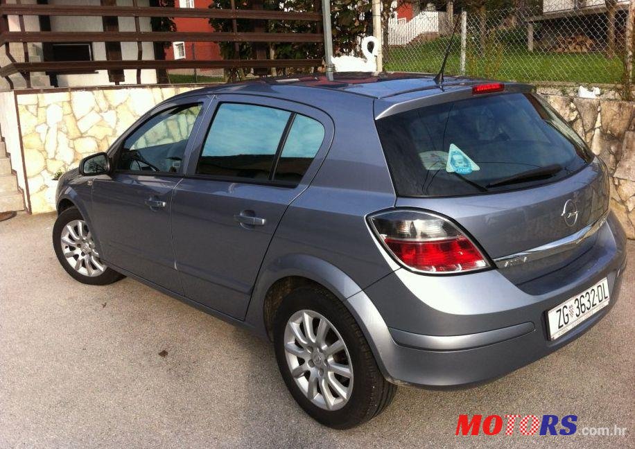 2008' Opel Astra 1,7 Cdti photo #1