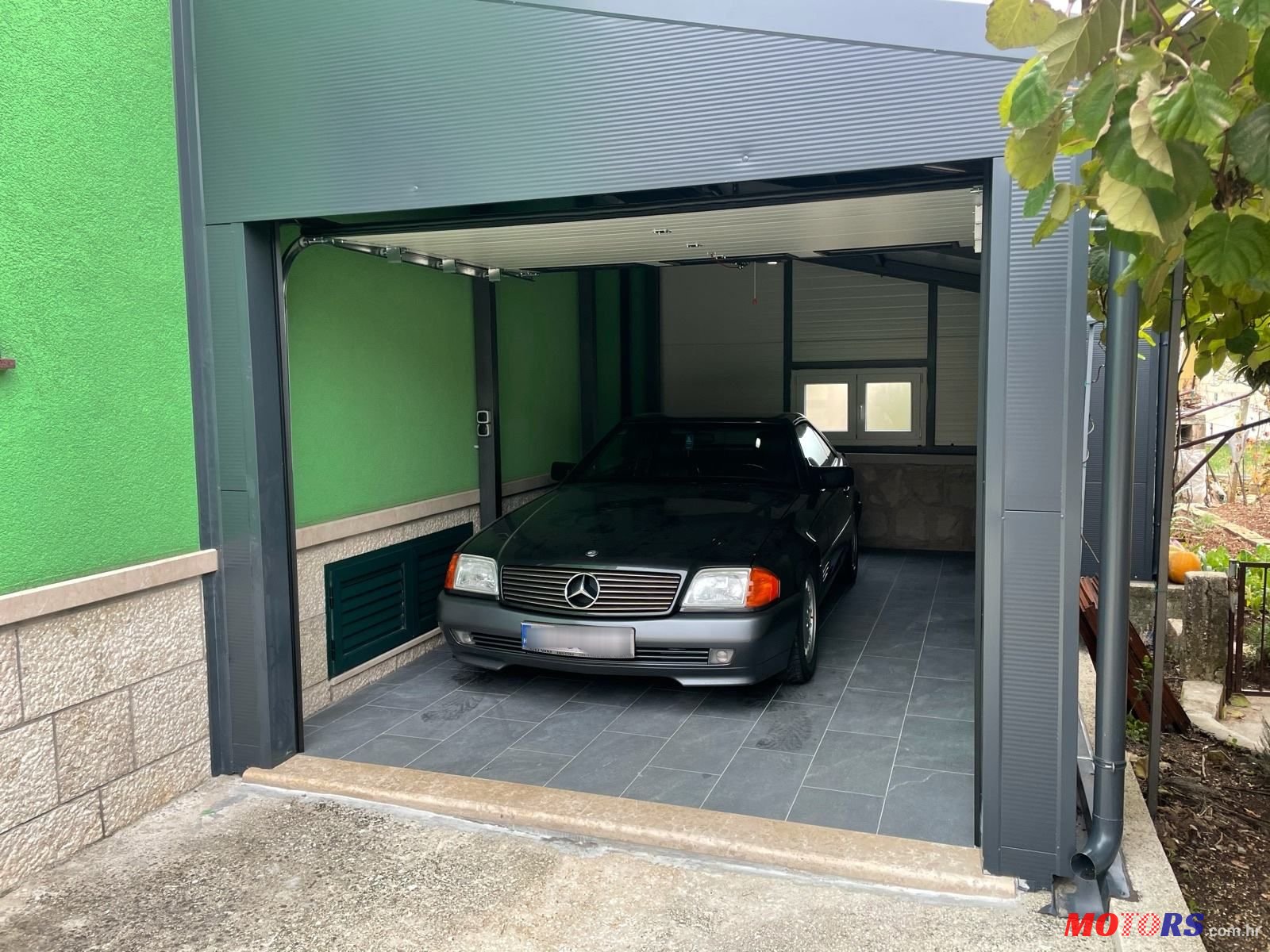 1991' Mercedes-Benz SL 300 photo #2