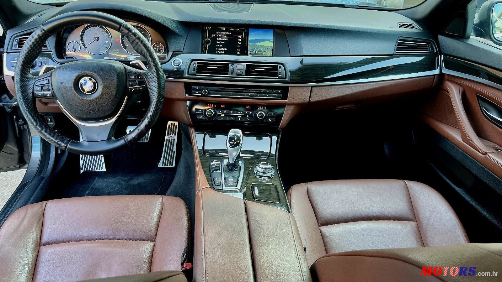 2012' BMW Serija 5 525Xd photo #6