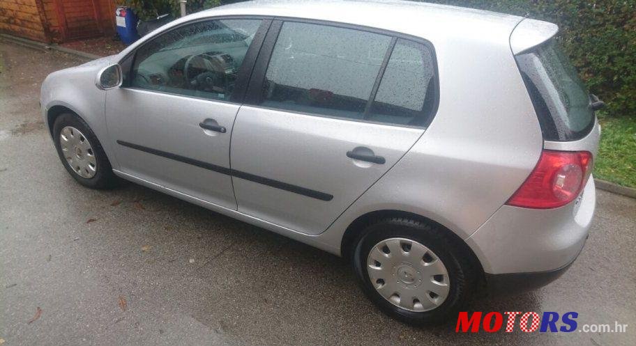 2005' Volkswagen Golf V 2,0 Sdi photo #2