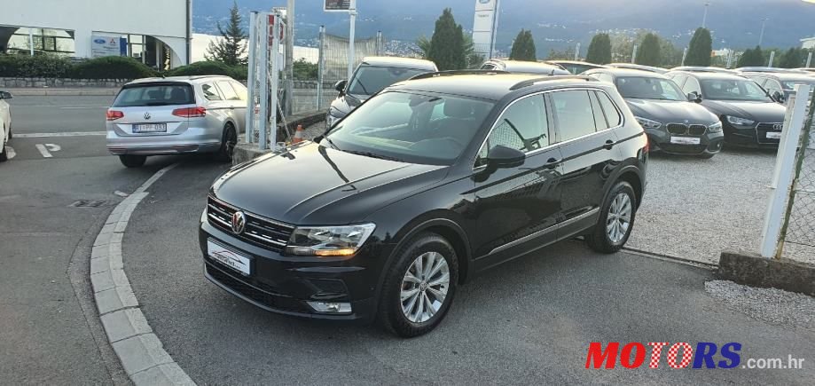2017' Volkswagen Tiguan photo #1