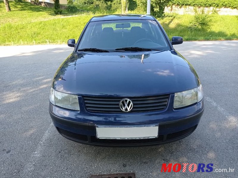 2000' Volkswagen Passat photo #4