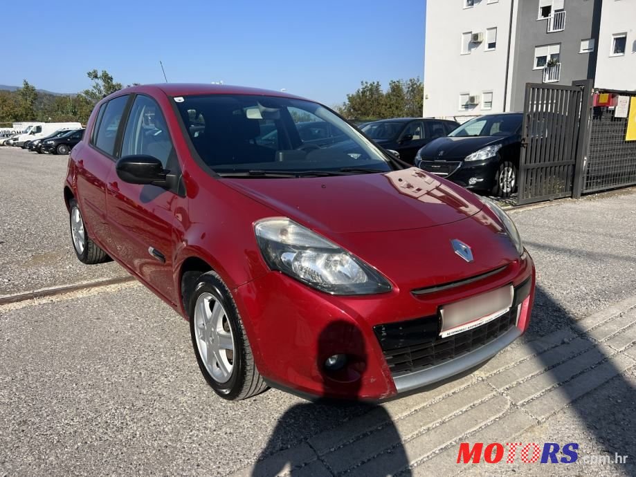 2010' Renault Clio 1,5 Dci photo #1