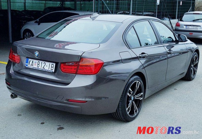 2013' BMW Serija 3 318D photo #2