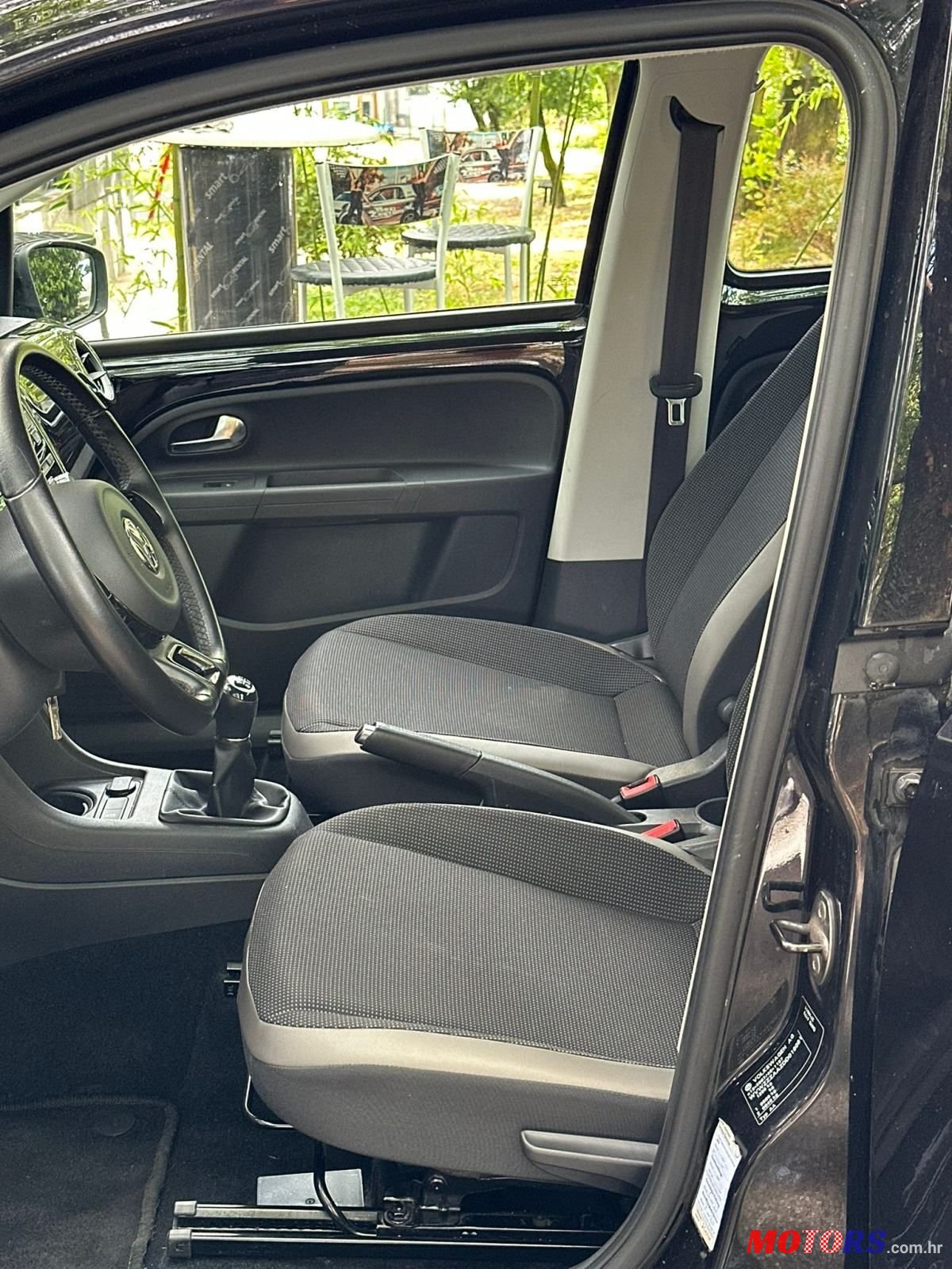 2013' Volkswagen Up! 1,0 Up! photo #4