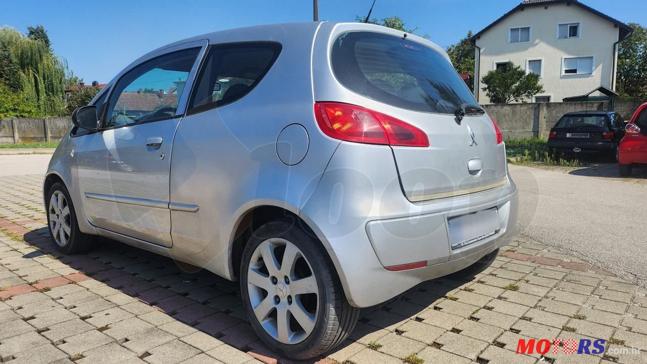 2006' Mitsubishi Colt 1,1 photo #2