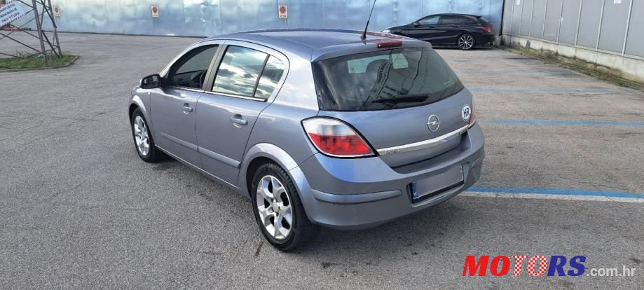 2004' Opel Astra 1,7 Cdti photo #5