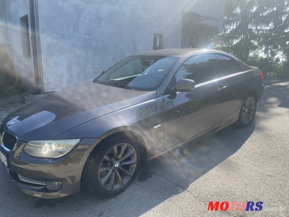 2010' BMW Serija 3 320D photo #5