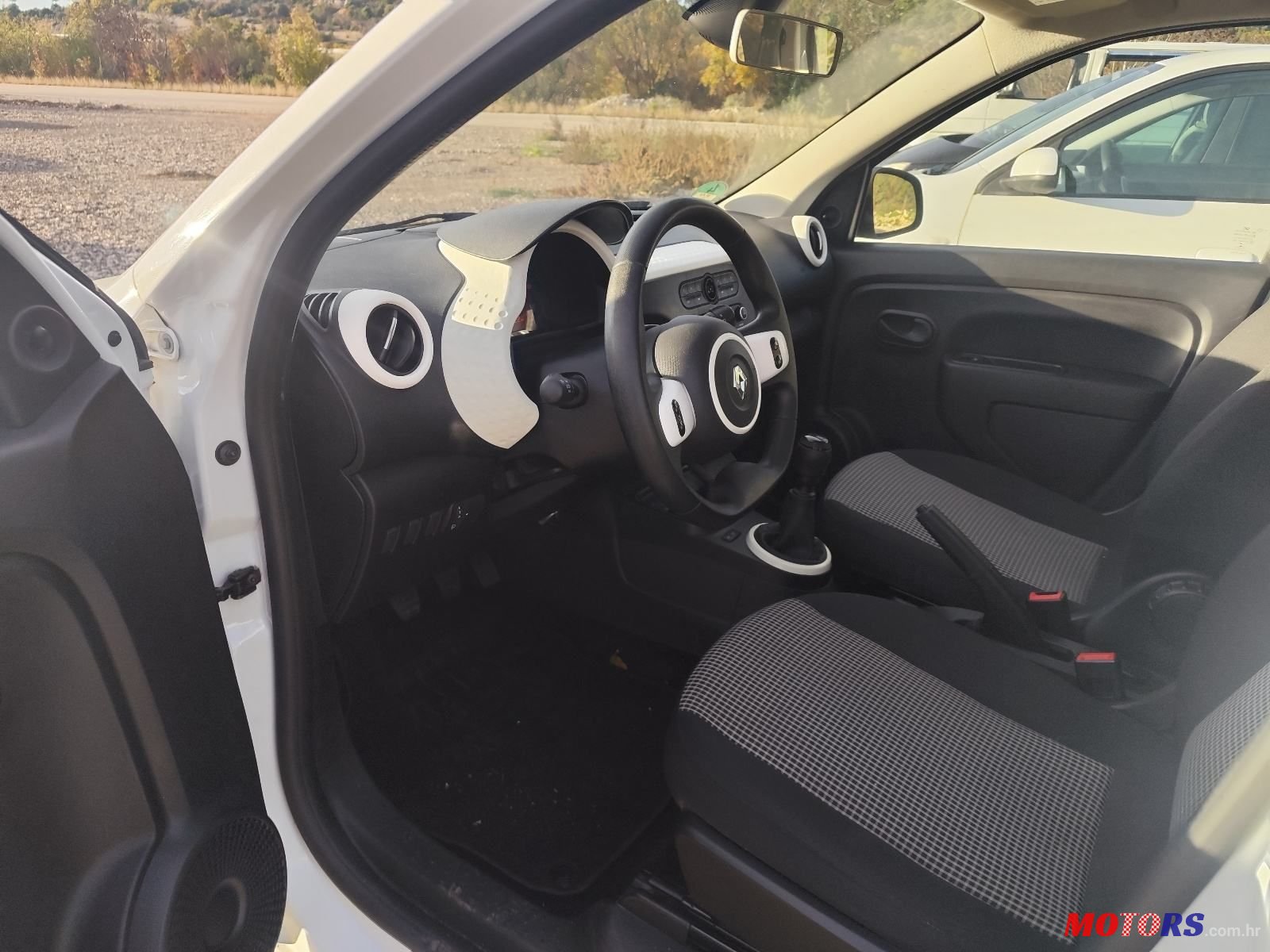 2020' Renault Twingo Sce photo #5