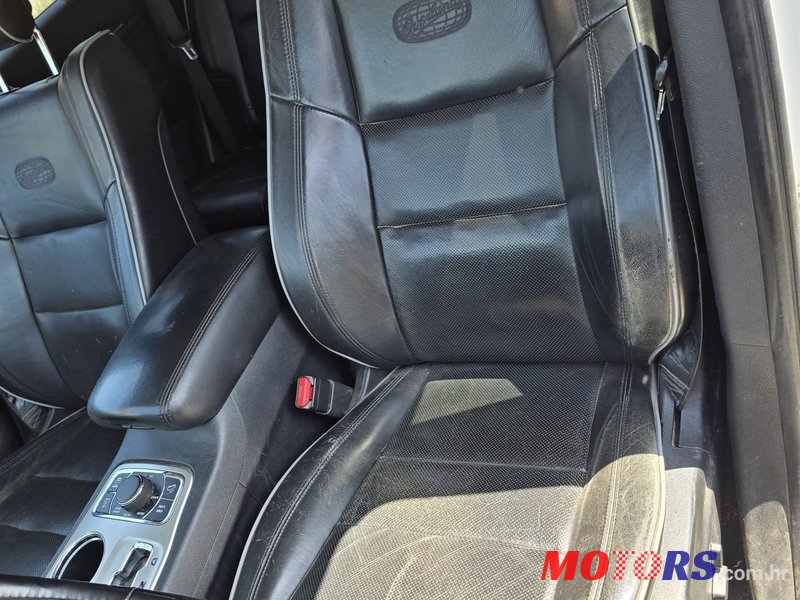 2011' Jeep Grand Cherokee OverLand photo #7