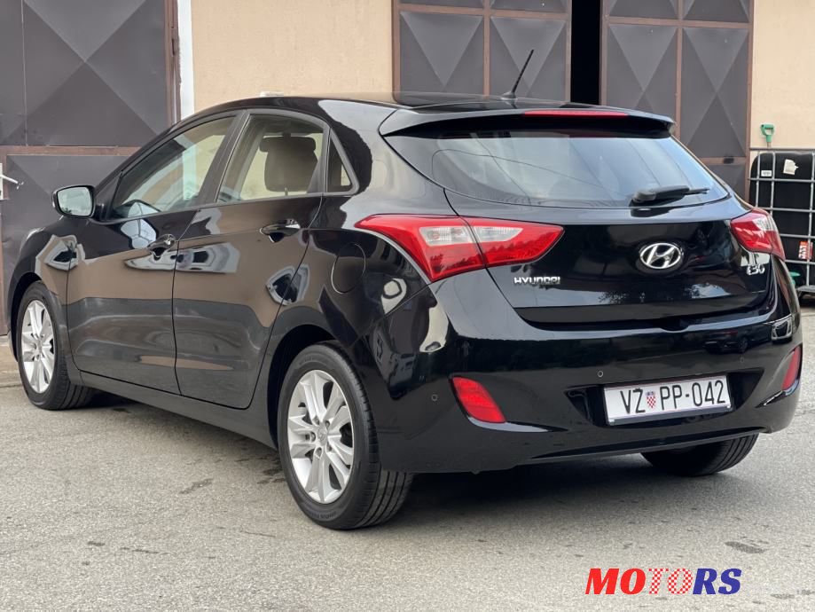 2013' Hyundai i30 photo #6