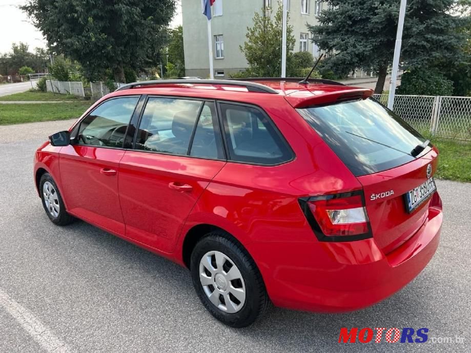 2018' Skoda Fabia Combi photo #2