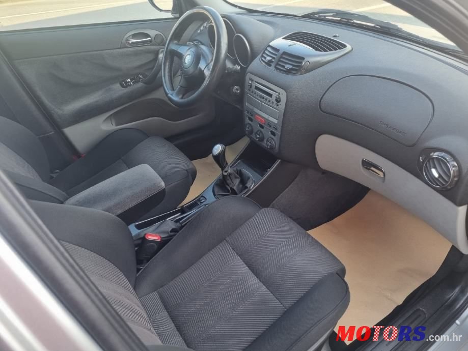 2003' Alfa Romeo 147 1,6 Ts photo #5