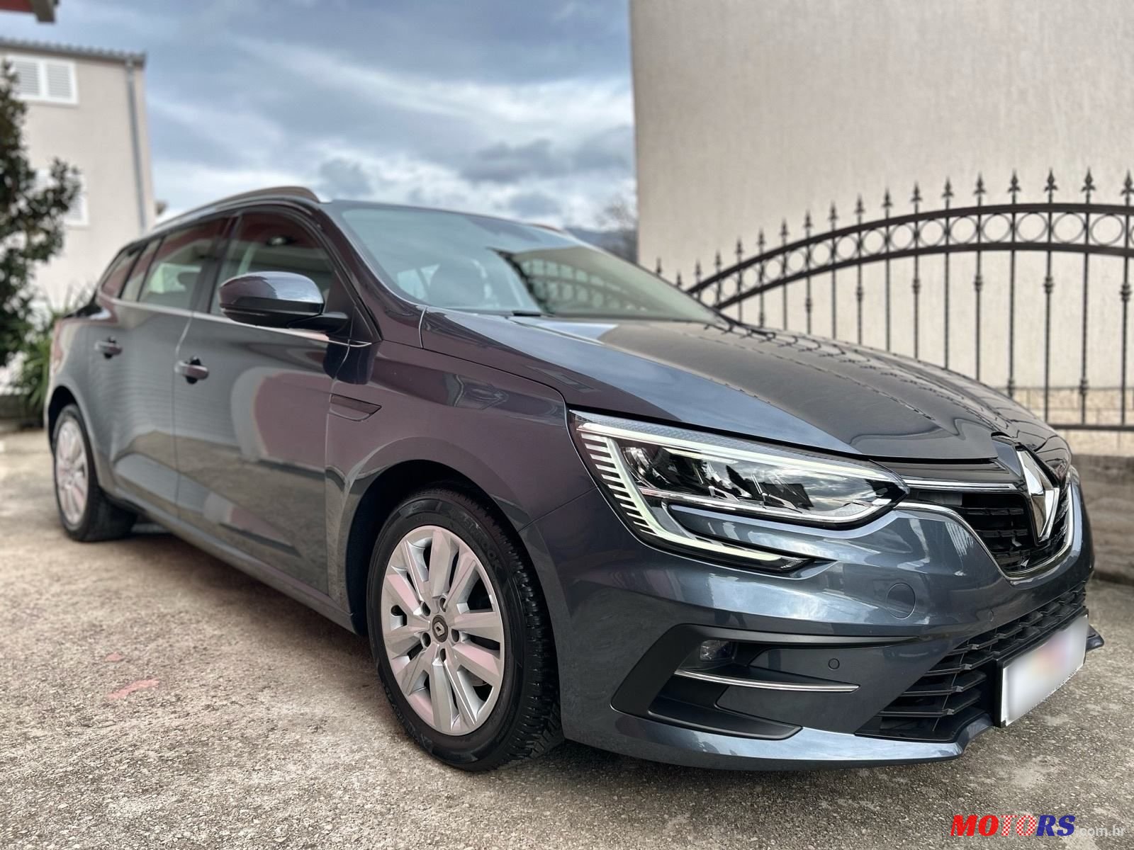 2021' Renault Megane Grandtour photo #2