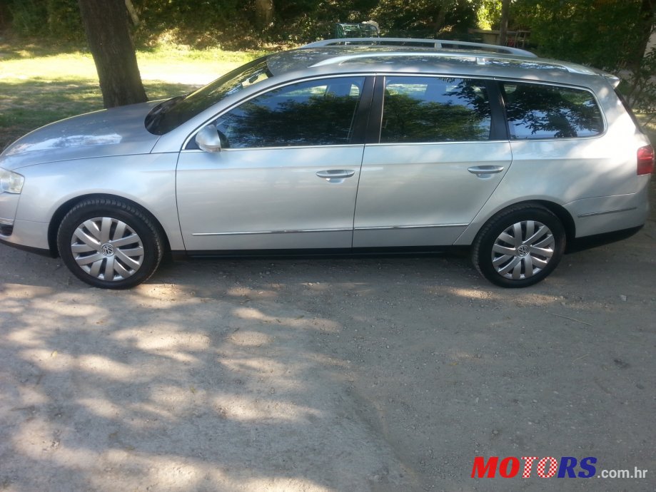 2009' Volkswagen Passat photo #1