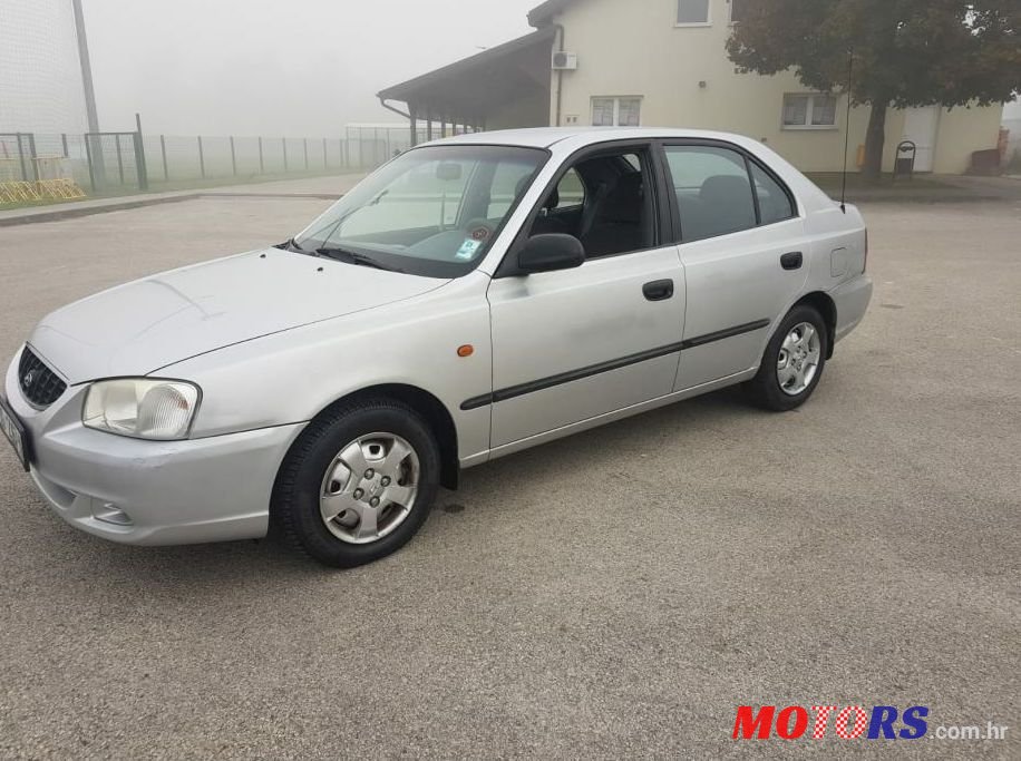 2002' Hyundai Accent 1,3 photo #1