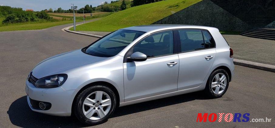 2010' Volkswagen Golf VI 1,6 Tdi photo #1