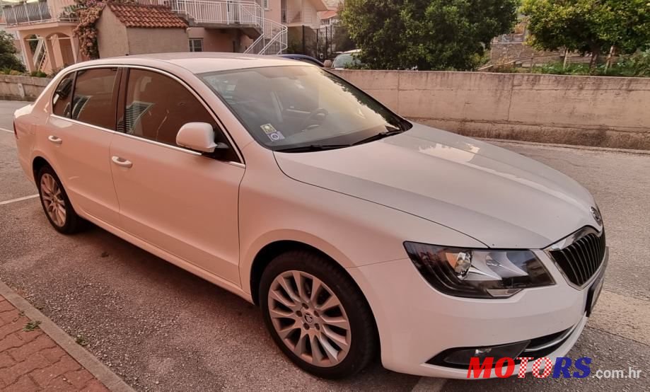 2013' Skoda Superb 2,0 Tdi photo #3