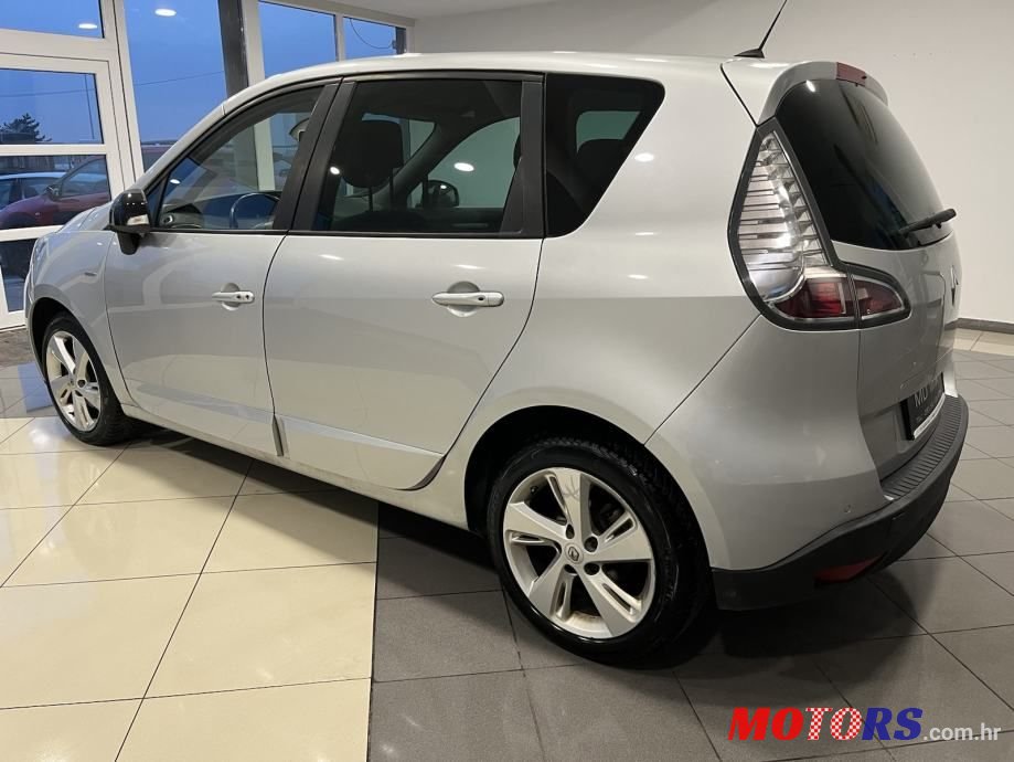 2015' Renault Scenic Dci photo #5