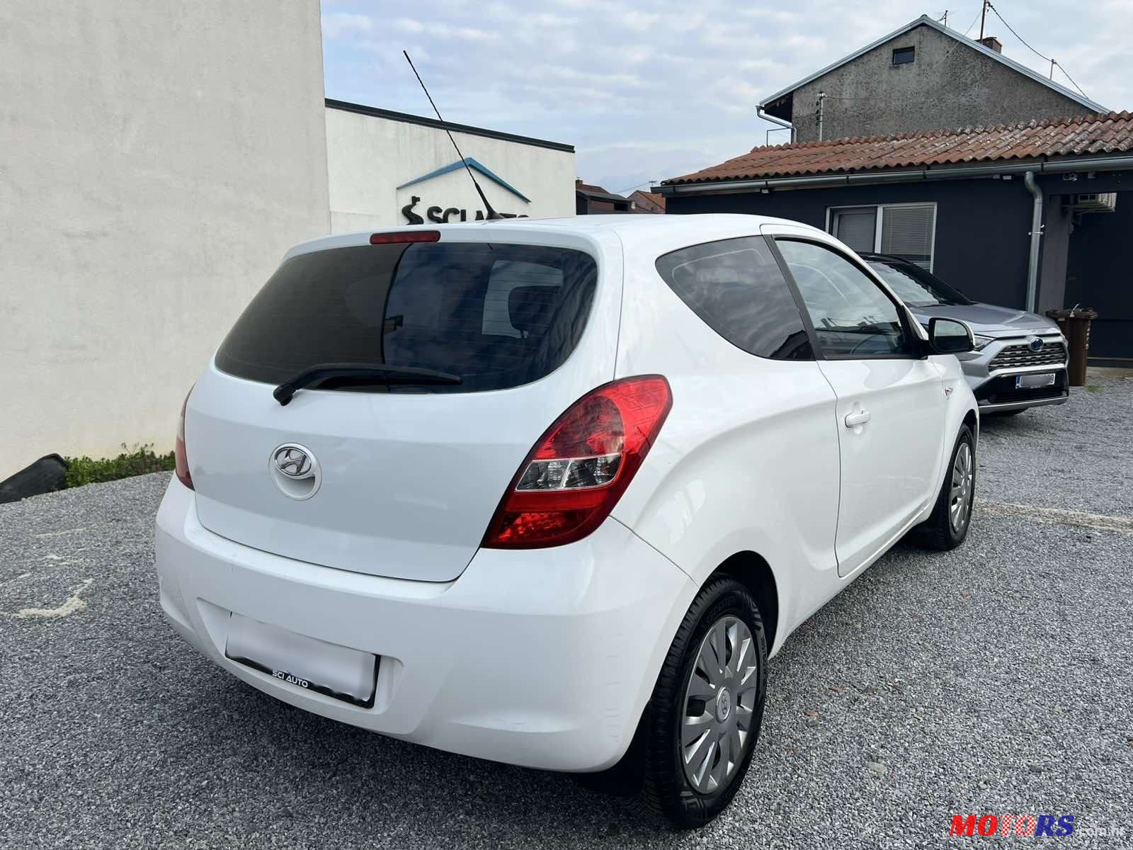 2009' Hyundai i20 1,2 photo #2