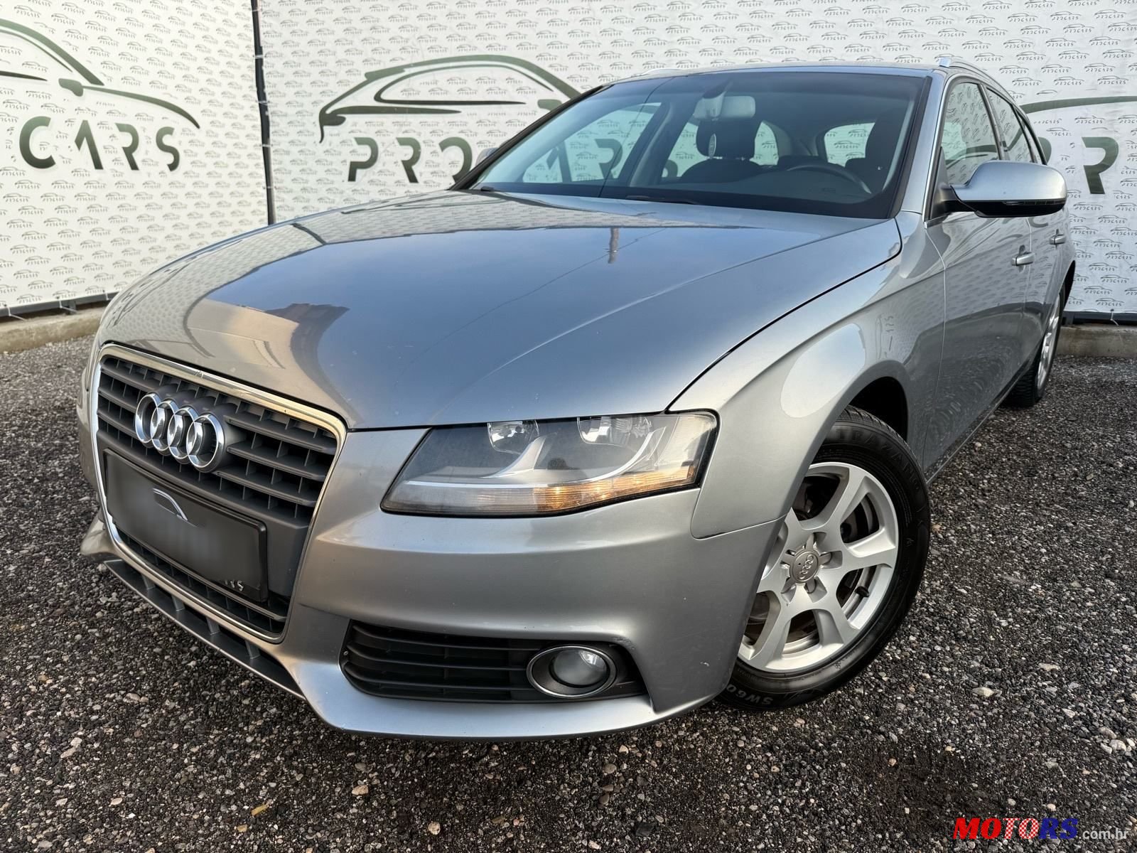 2010' Audi A4 Avant photo #2