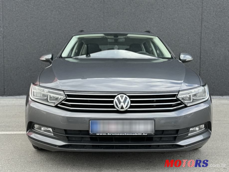 2015' Volkswagen Passat Variant photo #2