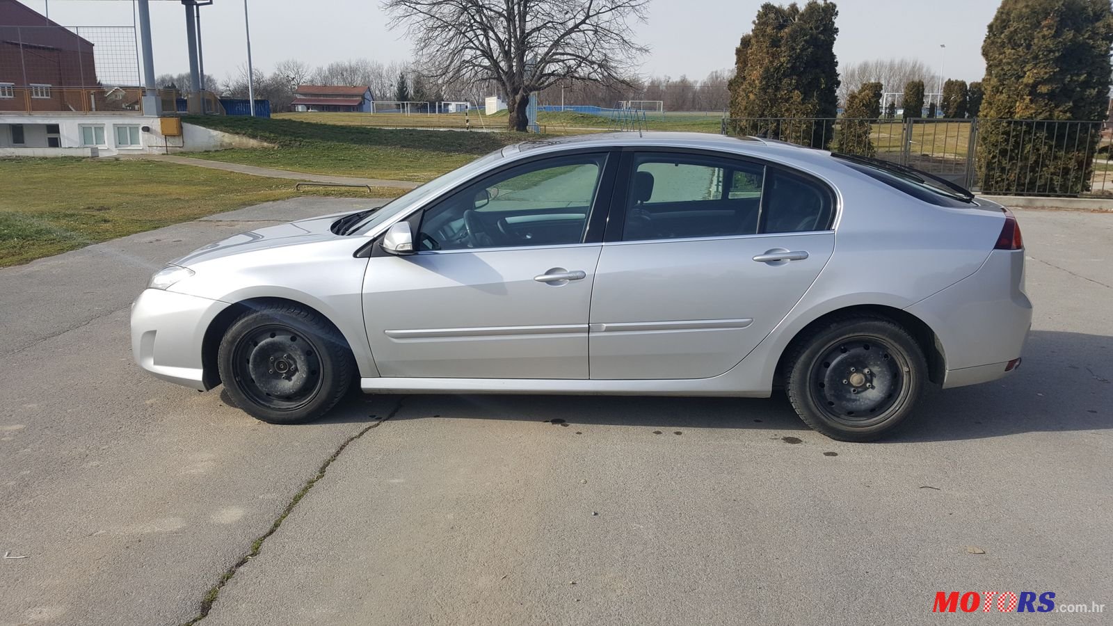 2009' Renault Laguna photo #2