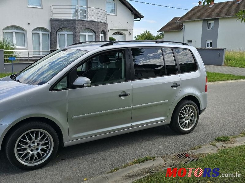 2006' Volkswagen Touran 1,9 Tdi photo #1